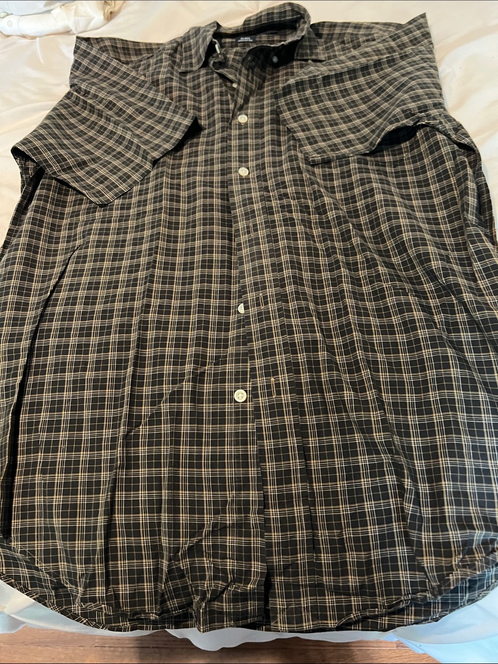 Classic Black Plaid Short-Sleeve Button-Up Shirt - Men's